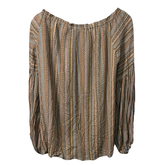 Doe & Rae Top - Picture 2 of 9